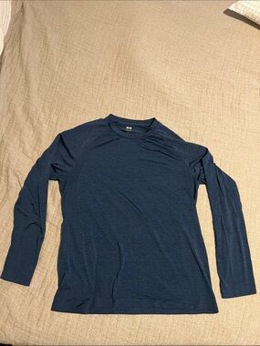 Uniqlo Men’s Long-Sleeve Crew Neck — Navy/Blue